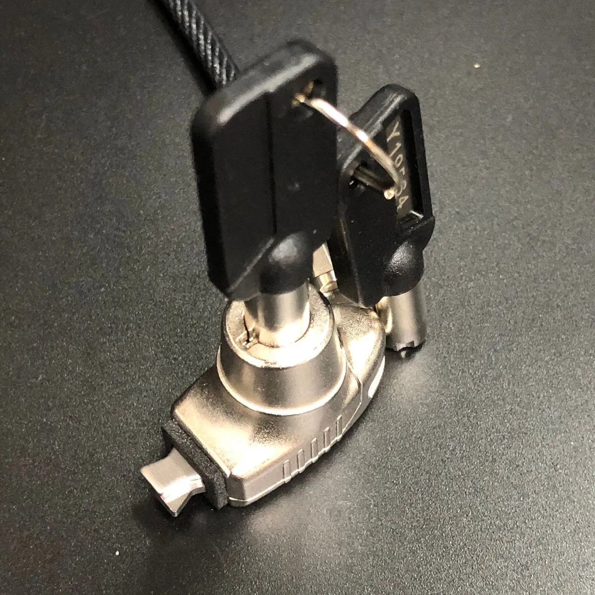 KUHVUR ASP521-W Laptop Computer 2M Steel Cable Lock | Keyed | Serialized | Ultra Low Profile | Dell Noble Wedge lock slot (3.2x4.5mm) 筆記簿電腦鎖