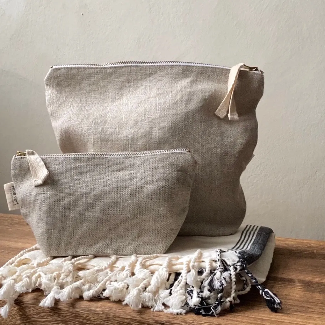 Linen toiletry bag / size 22x29x9cm