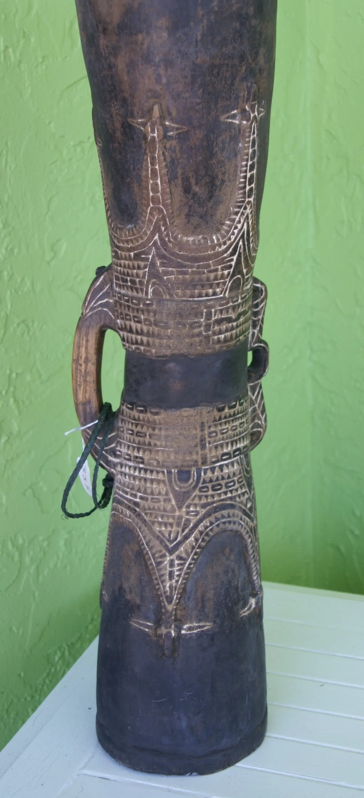 Rare One of a Kind Tribal Older Wood Kundu Hourglass Hand Held Drum, Hand Carved Percussion Instrument with Motifs Enhanced with White Lime (Still Apparent), Siassi Islands, Papua New Guinea 1980's, Melanesia 42A3