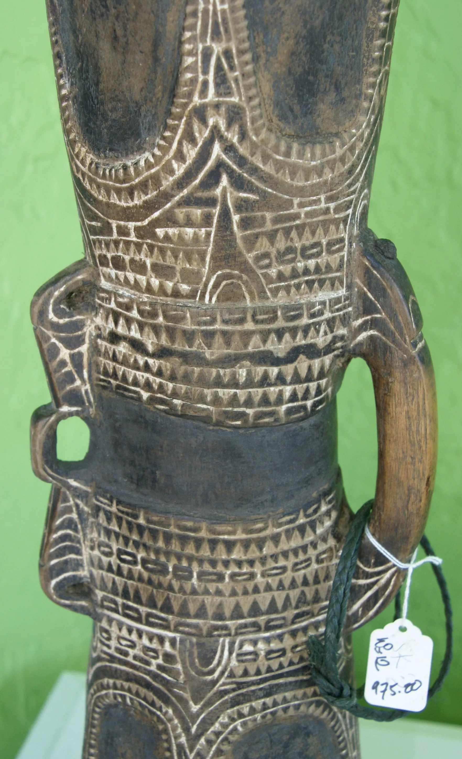 Rare One of a Kind Tribal Older Wood Kundu Hourglass Hand Held Drum, Hand Carved Percussion Instrument with Motifs Enhanced with White Lime (Still Apparent), Siassi Islands, Papua New Guinea 1980's, Melanesia 42A3