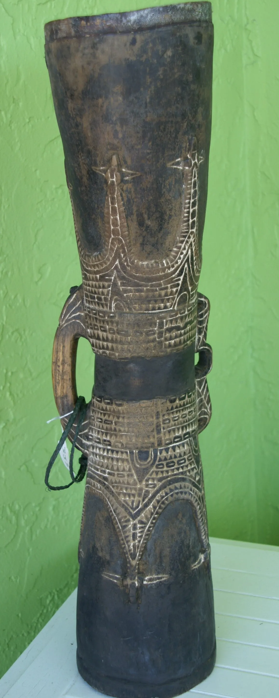 Rare One of a Kind Tribal Older Wood Kundu Hourglass Hand Held Drum, Hand Carved Percussion Instrument with Motifs Enhanced with White Lime (Still Apparent), Siassi Islands, Papua New Guinea 1980's, Melanesia 42A3