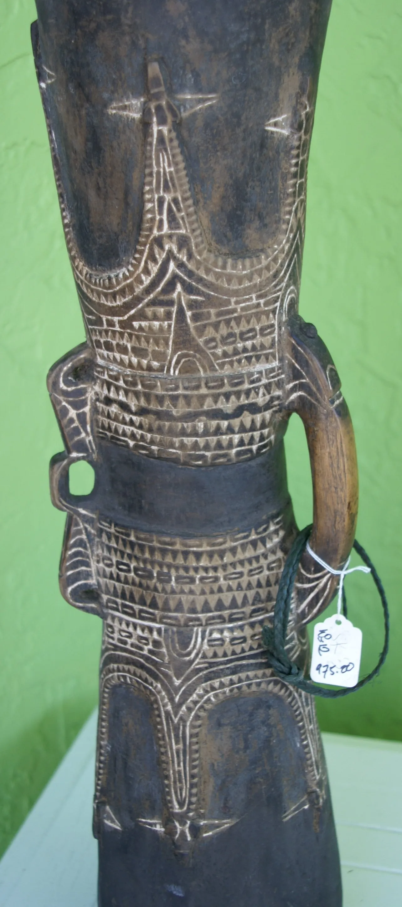 Rare One of a Kind Tribal Older Wood Kundu Hourglass Hand Held Drum, Hand Carved Percussion Instrument with Motifs Enhanced with White Lime (Still Apparent), Siassi Islands, Papua New Guinea 1980's, Melanesia 42A3