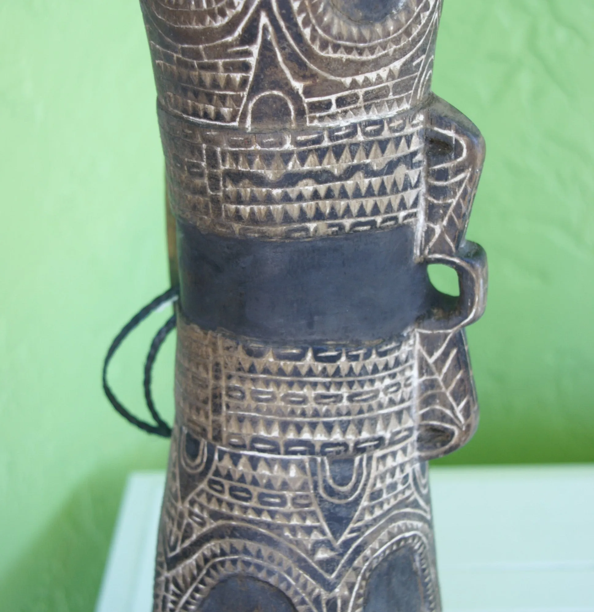 Rare One of a Kind Tribal Older Wood Kundu Hourglass Hand Held Drum, Hand Carved Percussion Instrument with Motifs Enhanced with White Lime (Still Apparent), Siassi Islands, Papua New Guinea 1980's, Melanesia 42A3