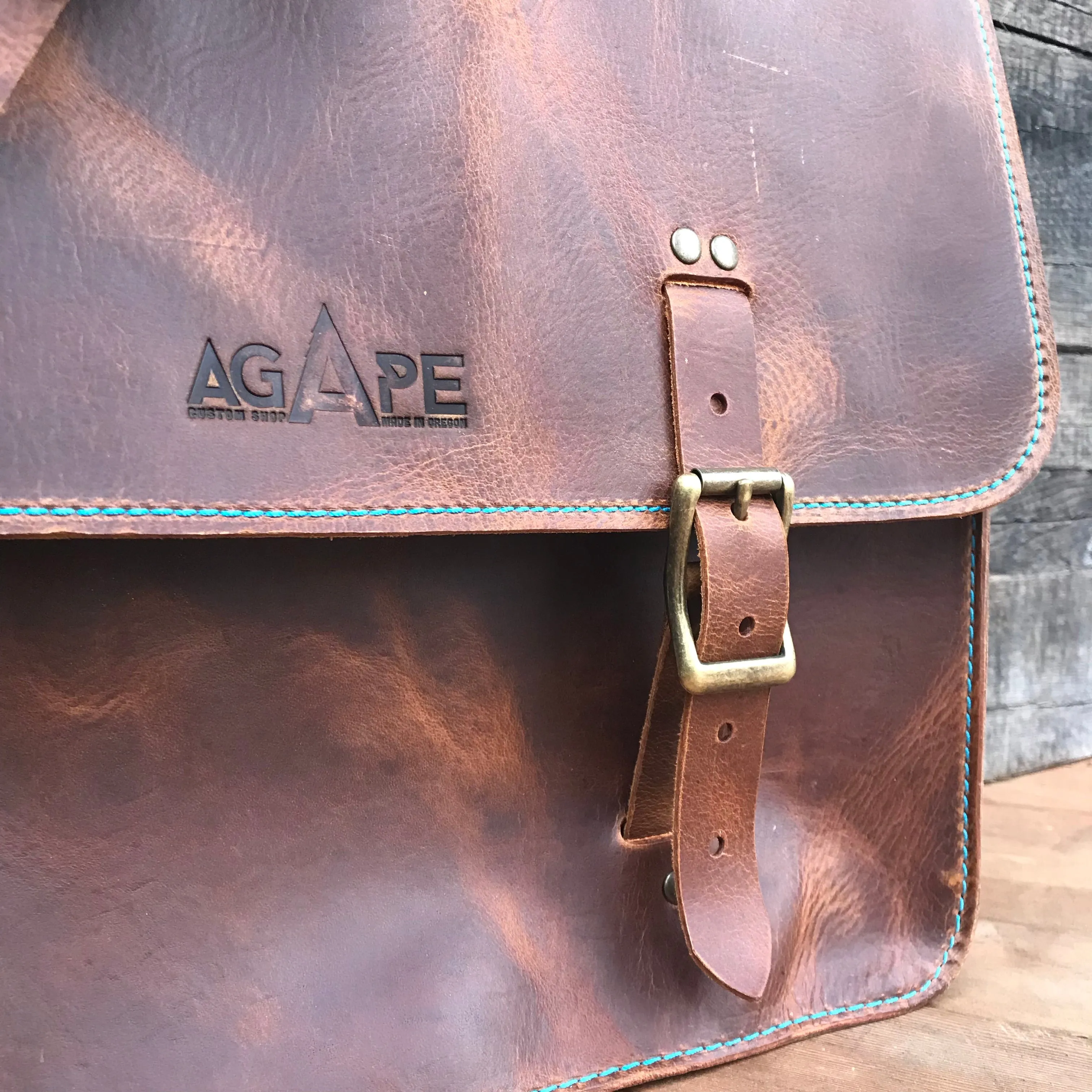 Tanis Deluxe Messenger Bag